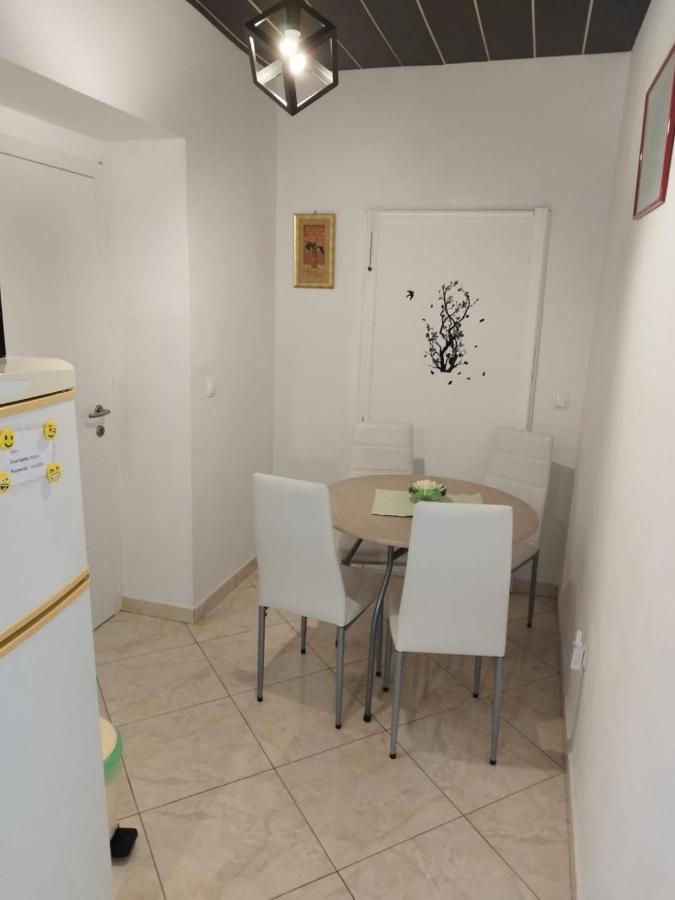 Apartments Mare - 150 M From Beach Brela Buitenkant foto