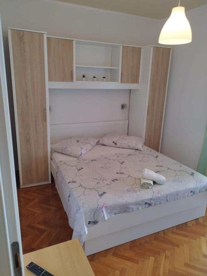 Apartments Mare - 150 M From Beach Brela Buitenkant foto