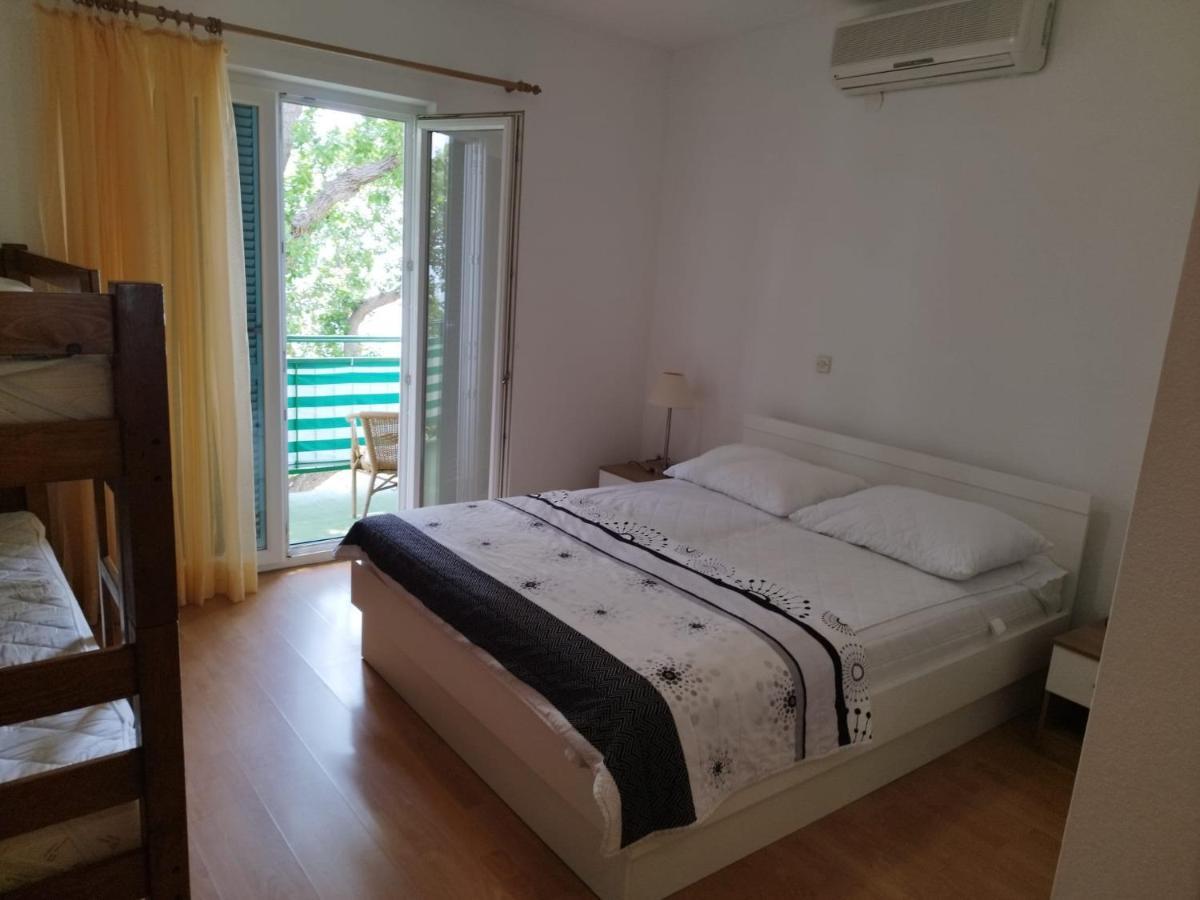 Apartments Mare - 150 M From Beach Brela Buitenkant foto