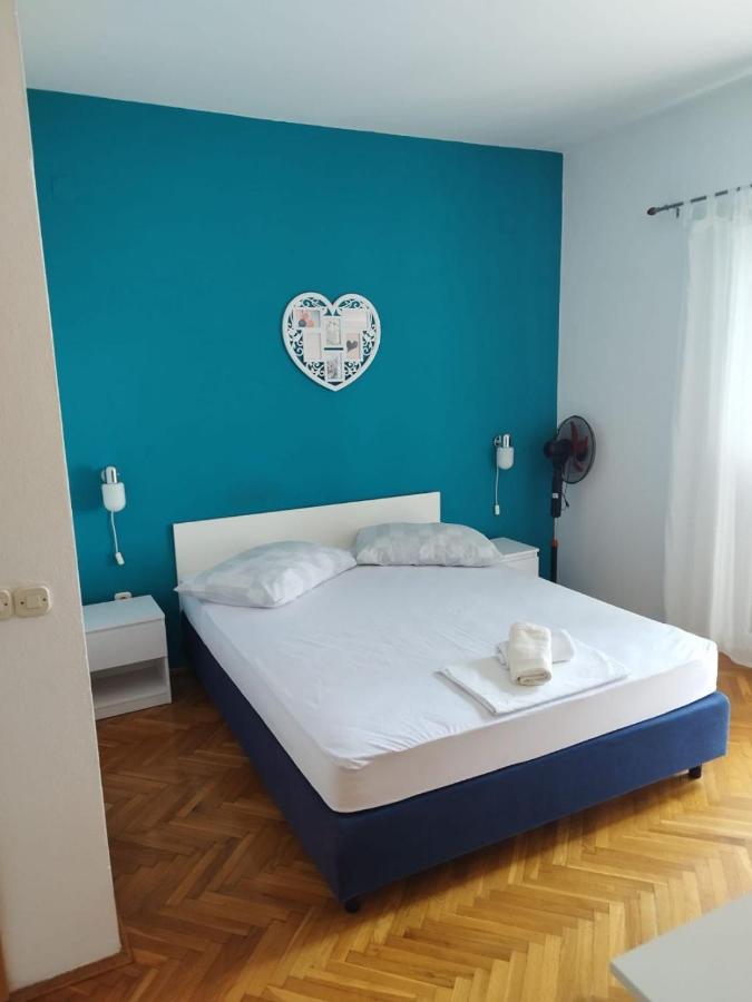 Apartments Mare - 150 M From Beach Brela Buitenkant foto