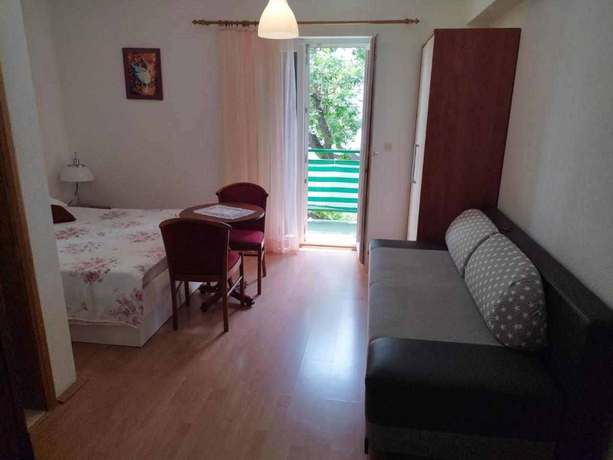 Apartments Mare - 150 M From Beach Brela Buitenkant foto