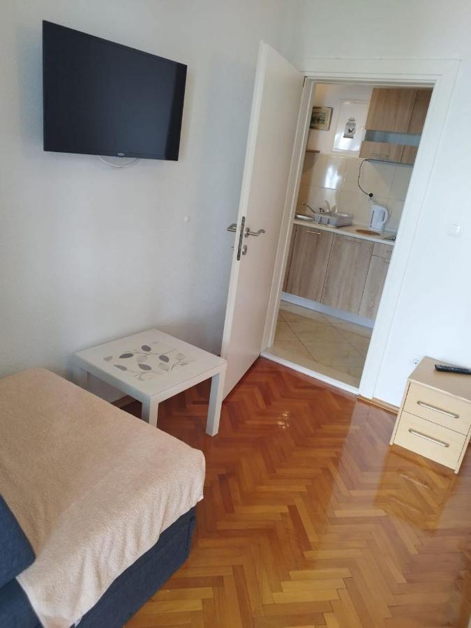 Apartments Mare - 150 M From Beach Brela Buitenkant foto