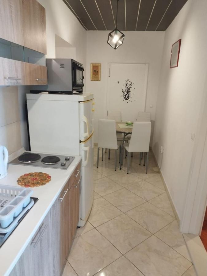 Apartments Mare - 150 M From Beach Brela Buitenkant foto