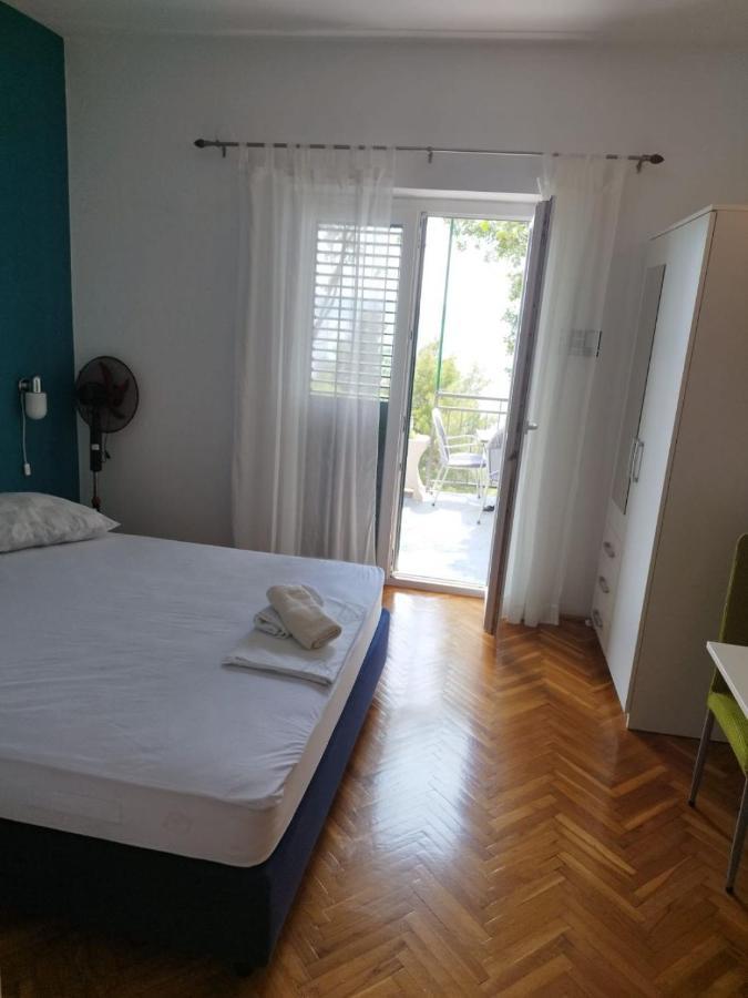 Apartments Mare - 150 M From Beach Brela Buitenkant foto